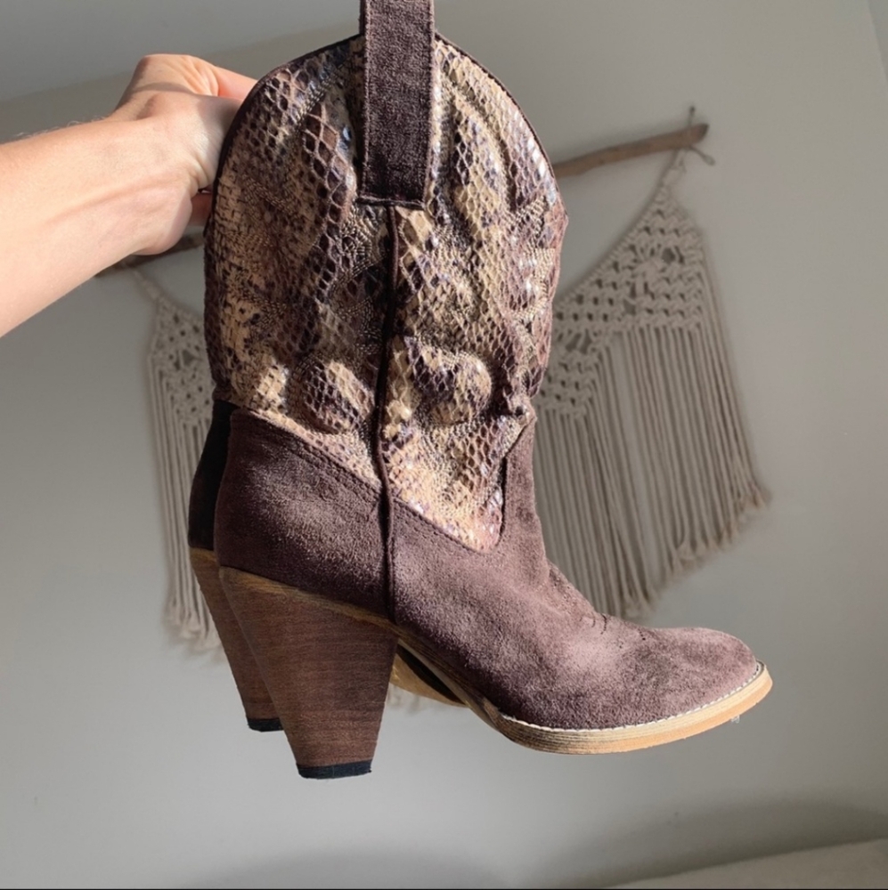 Vintage Very Volatile Brown Suede Cowboy Boots